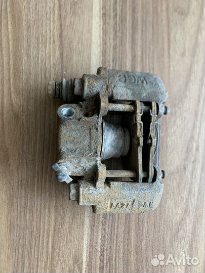 Суппорт задний левый Chery Tiggo T11