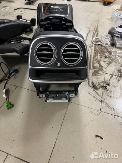 Центральная консоль Mercedes S63 AMG coupe