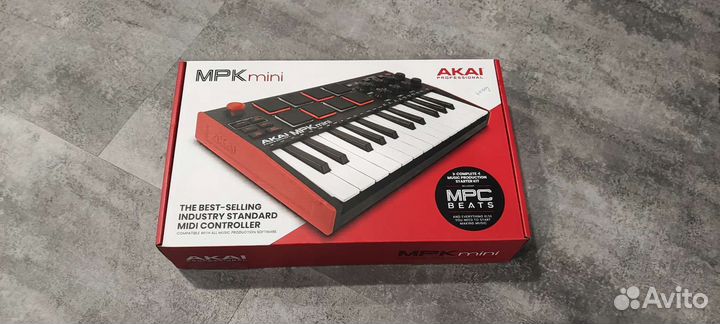Midi клавиатура akai PRO MPK mini MK3