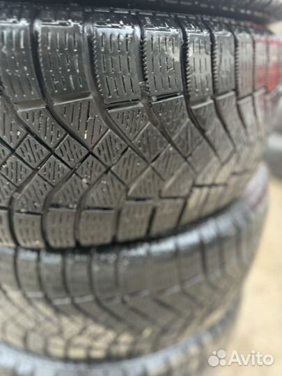 Pirelli Ice Zero FR 205/55 R16 94T