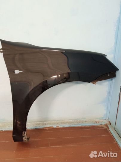 Крыло переднее левое и правое на LADA Granta