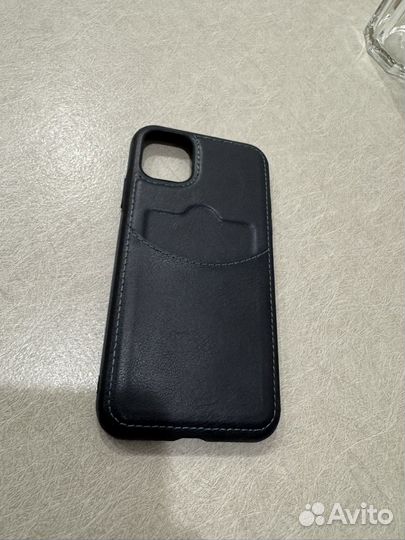 Чехол кожаный с отделом для карты iPhone 11