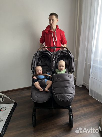 Коляска для двойни на детали