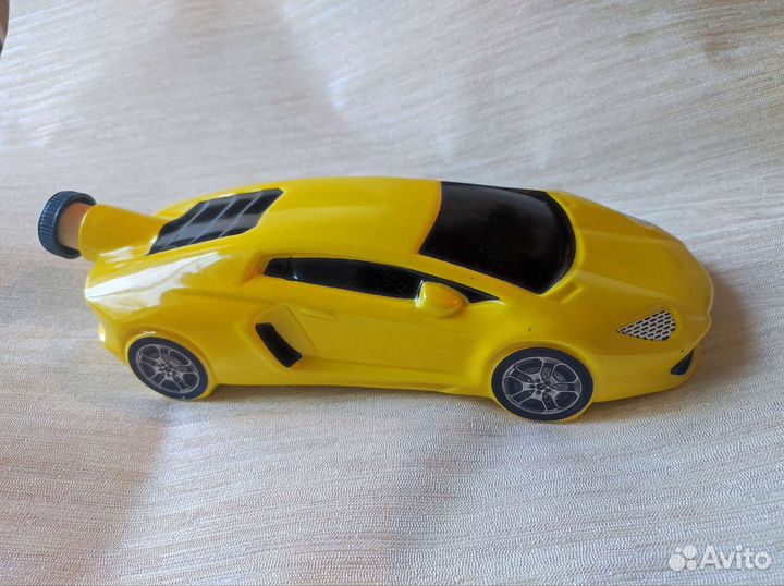 Бутылка машина желтая