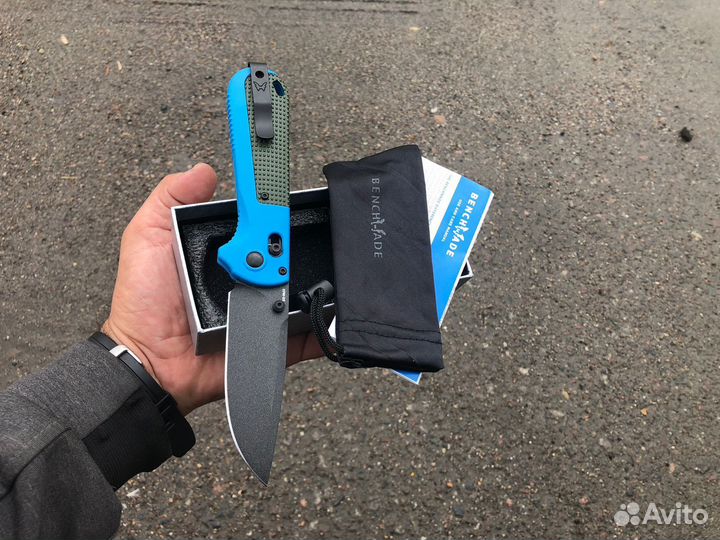 Складной нож Benchmade Redoubt