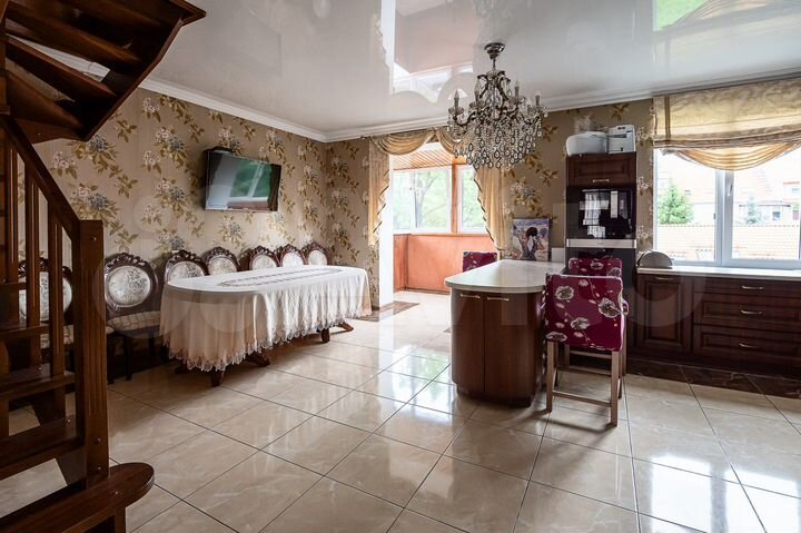 5-к. квартира, 170 м², 3/3 эт.