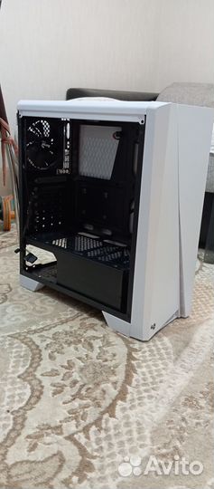 Корпус AeroCool Cylon белый