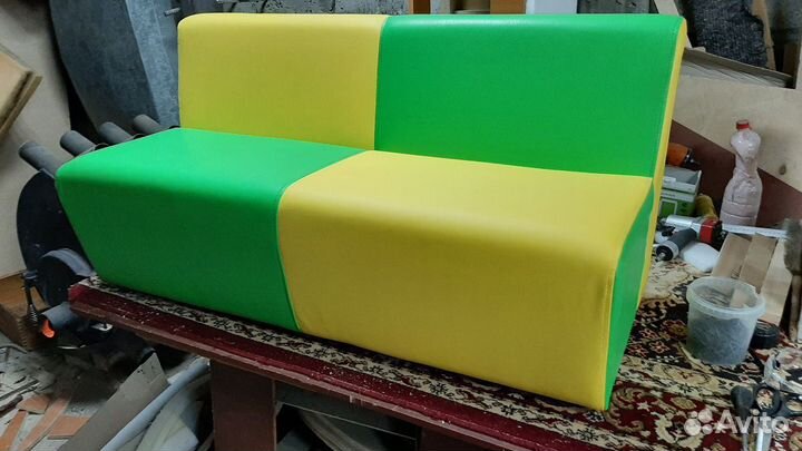 Диванчик детский