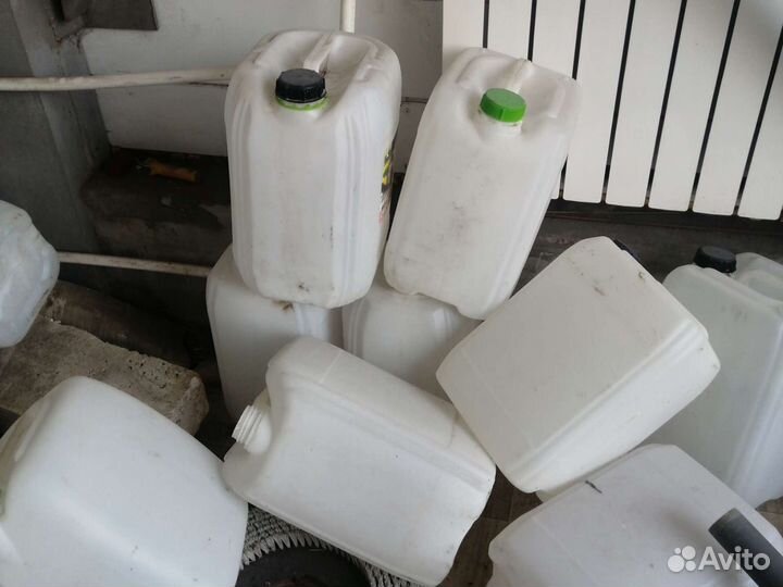 Канистра пластик 22 и 33 литра