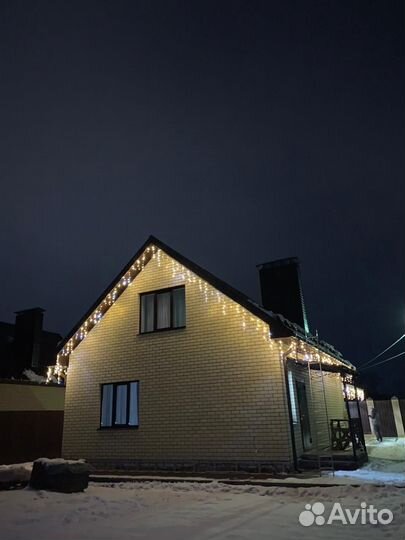 Украшение фасада зданий новогодними гирляндами