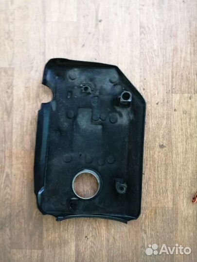 Крышка декоративная двс CDA Skoda Octavia A5 1.8