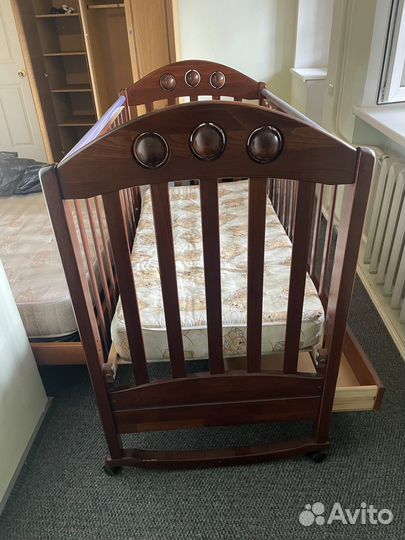 Детская кроватка с маятником Лель