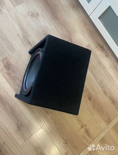 Активный сабвуфер хеликс 300