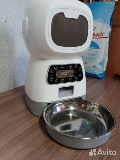 Автокормушка для собак и кошек