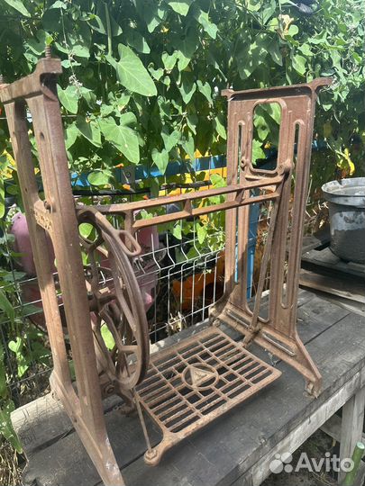 Станина от швейной машинки Tikkakoski