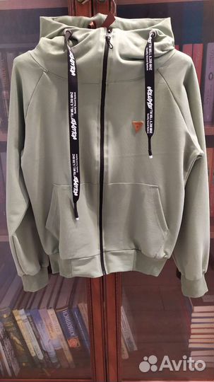 Спортивный костюм женский