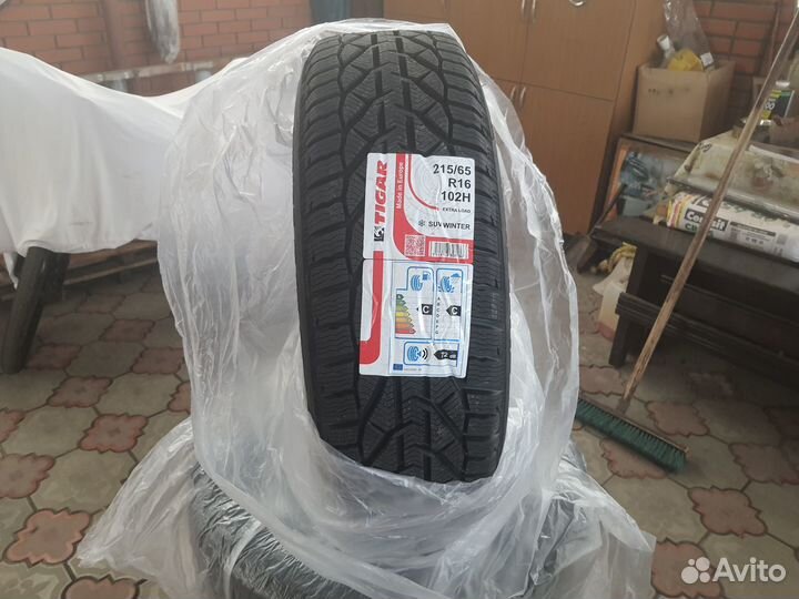 Tigar Winter 215/65 R16