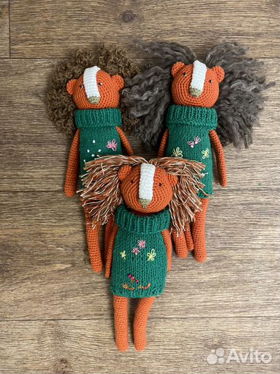 Вязаный лев