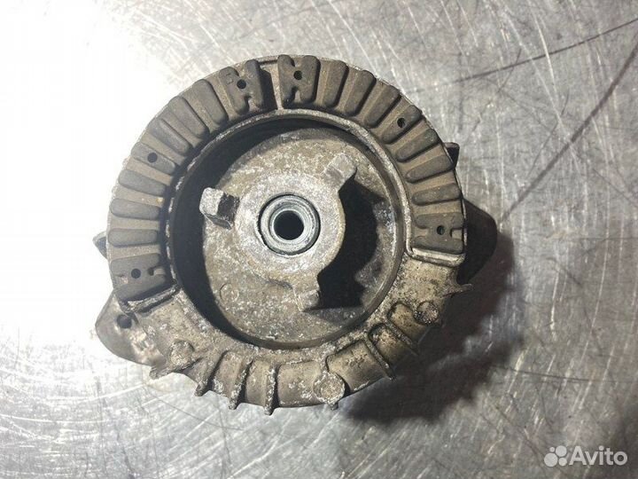 Подушка крепления двигателя Mercedes C-Class W204