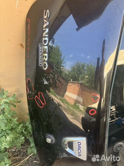 Крышка багажника рено сандеро 1(дефект)