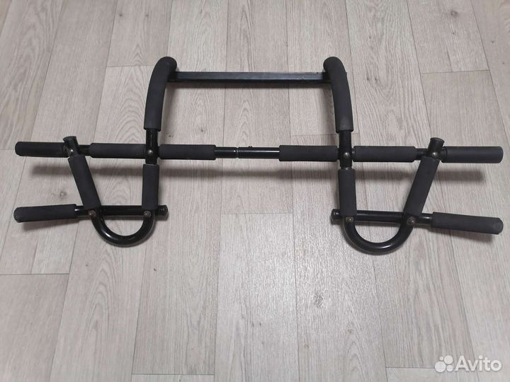 Турник в дверной проем torneo