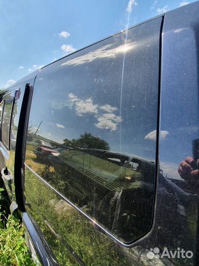 Стекло глухое кузовное левое Discovery 3/4