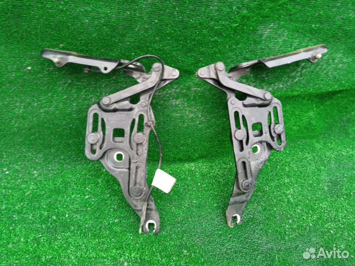 Петля капота передняя правая Bmw X5 E70 2013