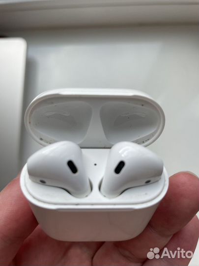 Наушники apple Airpods 1: Кейс и 2 наушника + чехо