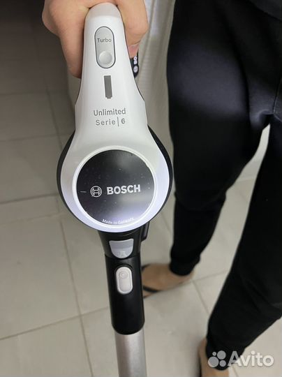 Пылесос ручной Bosch Unlimited Serie 6 BCS611AM