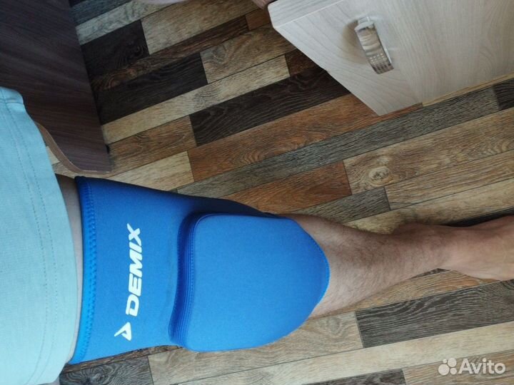 Волейбольные наколенники demix