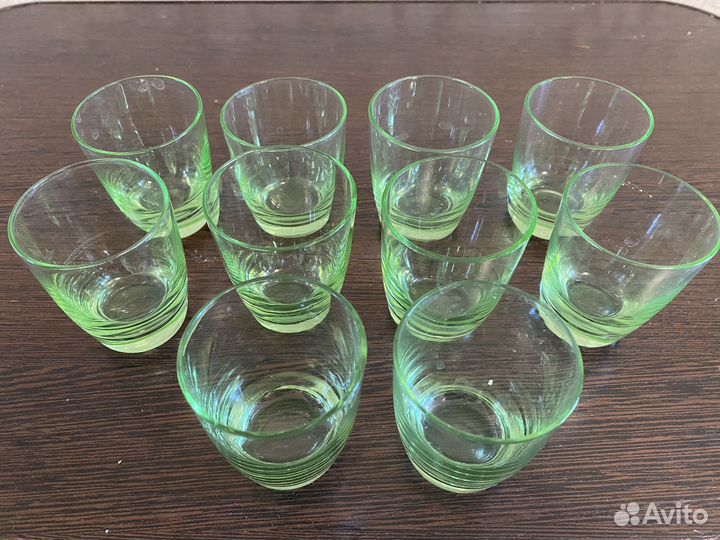 Рюмка из зелёного стекла СССР