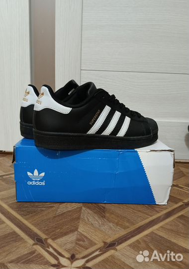 Кроссовки adidas superstar