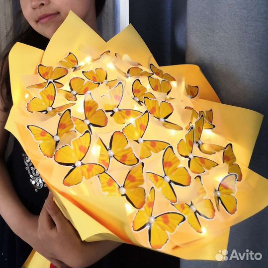 Светящийся букет из бабочек