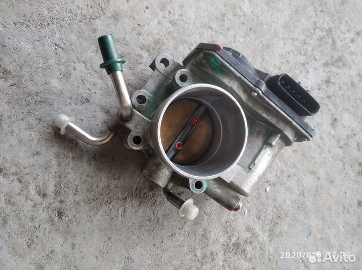 Дроссельная заслонка Toyota avensis 2.0л