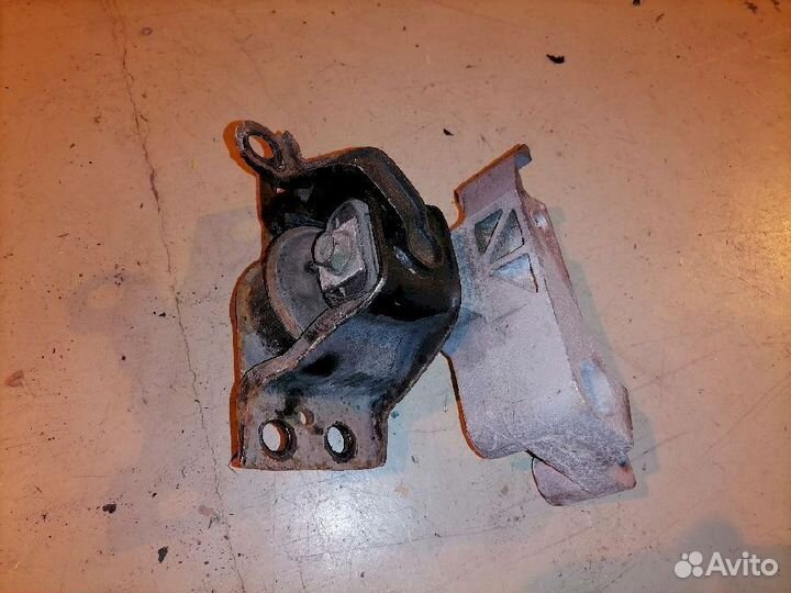 Опора двигателя (подушка двс) передняя правая 1121