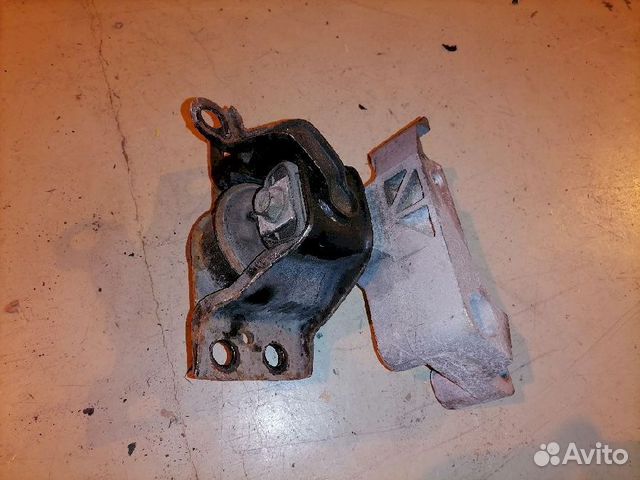 Опора двигателя (подушка двс) передняя правая 1121