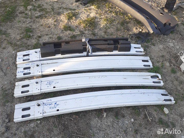 Усилитель заднего бампера Nissan Qashqai J11