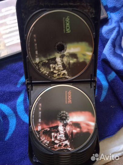 32 Диска в пластиковом кейсе