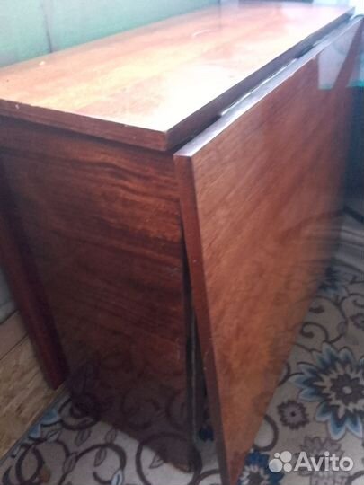 Стол книжка новый