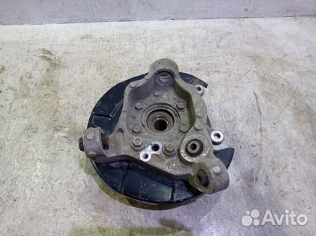 Кулак задний левый Ниссан