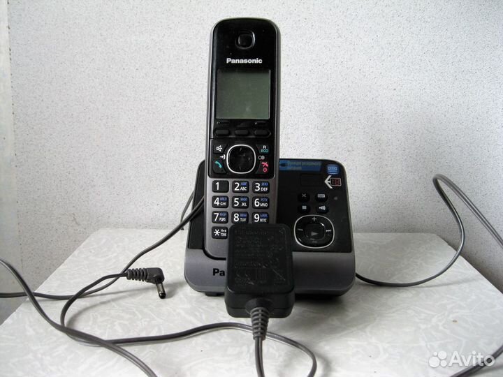 Телефон Panasonic KX-TG6721RUB