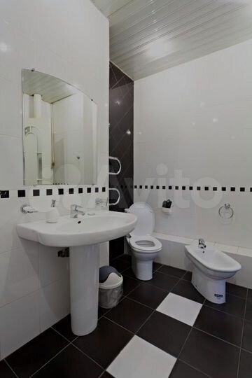 Комната 16 м² в 5-к., 2/4 эт.