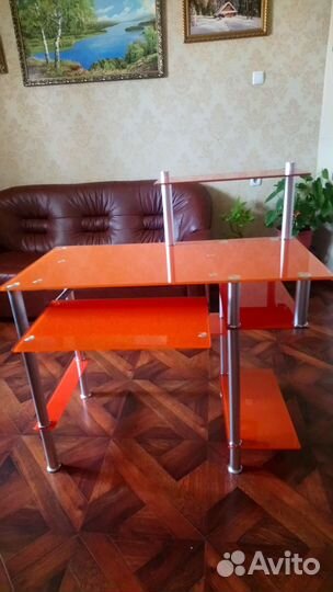 Компьютерный стол стеклянный