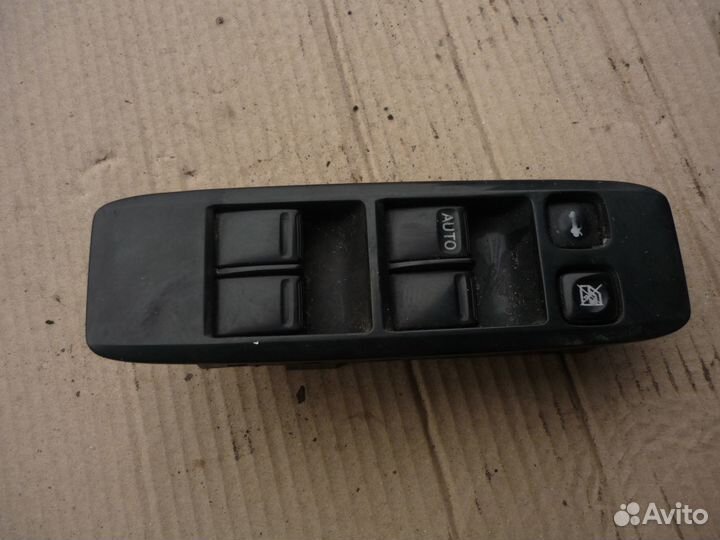 Блок кнопок стеклоподъемников Nissan Primera P12