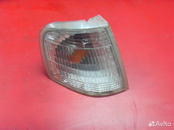 Указатель поворота правый белый Peugeot 405 (4B)