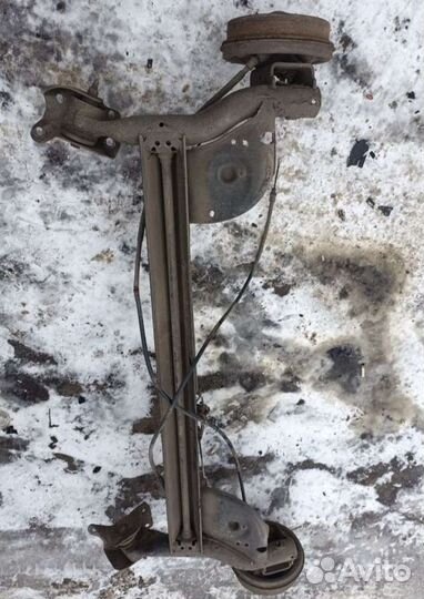 Задняя балка Renault Logan