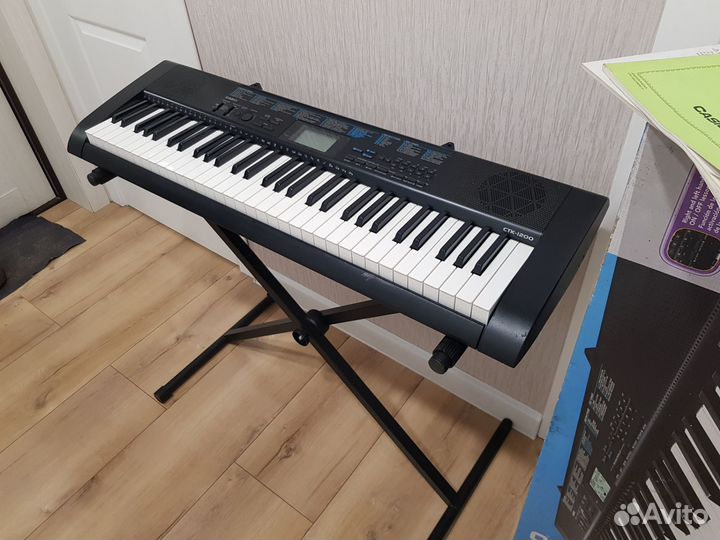 Синтезатор Casio ctk-1200 + стойка 61 клавиша