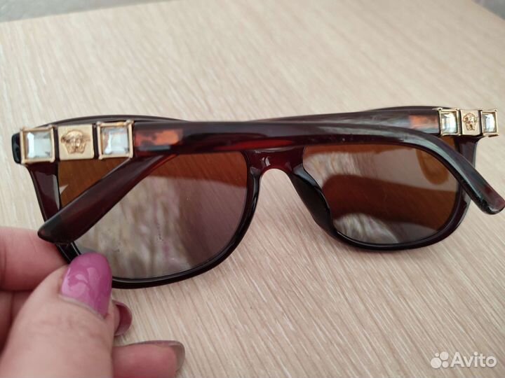 Солнечные очки женские