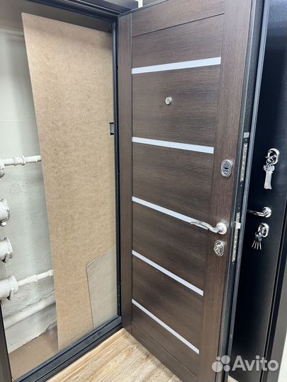 Дверь входная металлическая