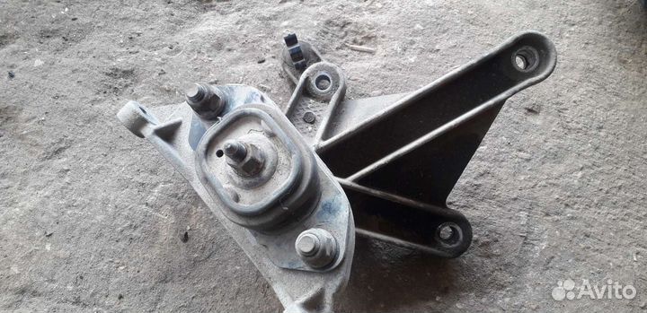 Подушка МКПП Renault Megane 2